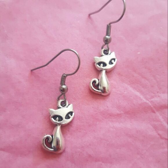 Kitty Cat Earrings    - Picture 2 of 6